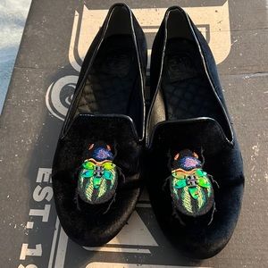 Hard to find Tory Burch velvet beetle loafers size 8